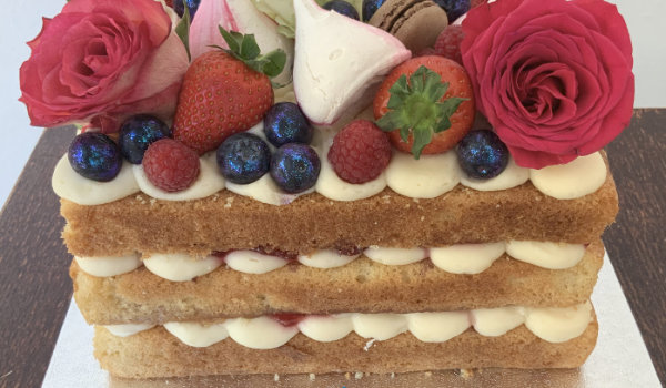 Summer berry happy cakes