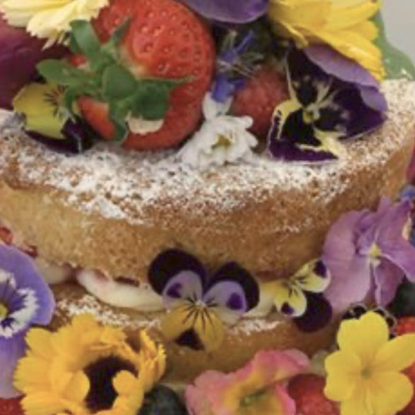 Edible flower vanilla cake