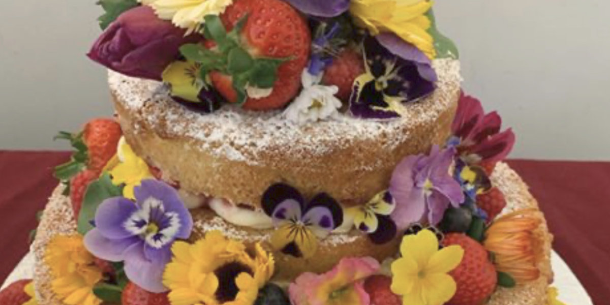 Edible flower vanilla cake