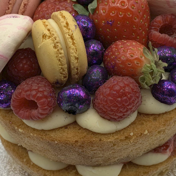 Homemade meringue cake