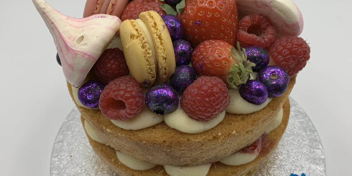 Homemade meringue cake