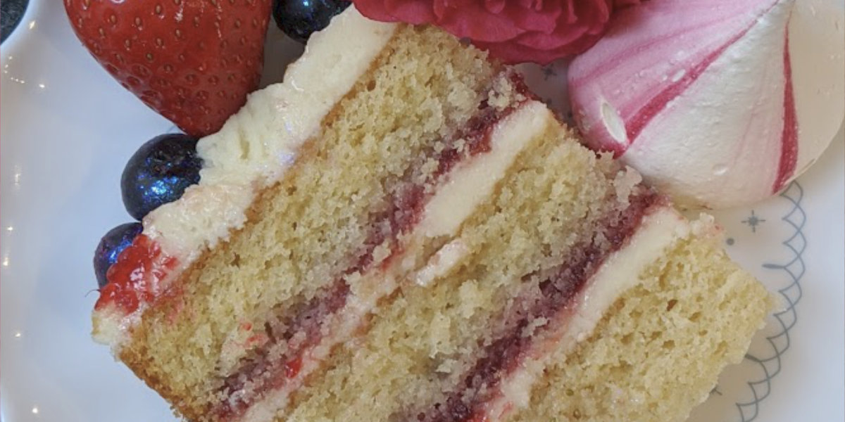 Raspberry jam cake vanilla