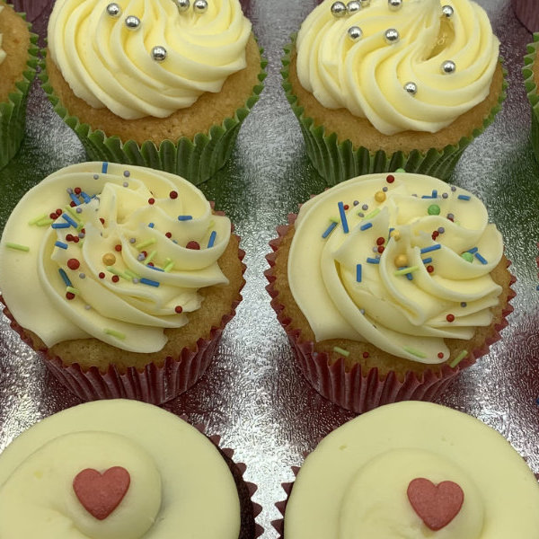 Large message board cupcakes