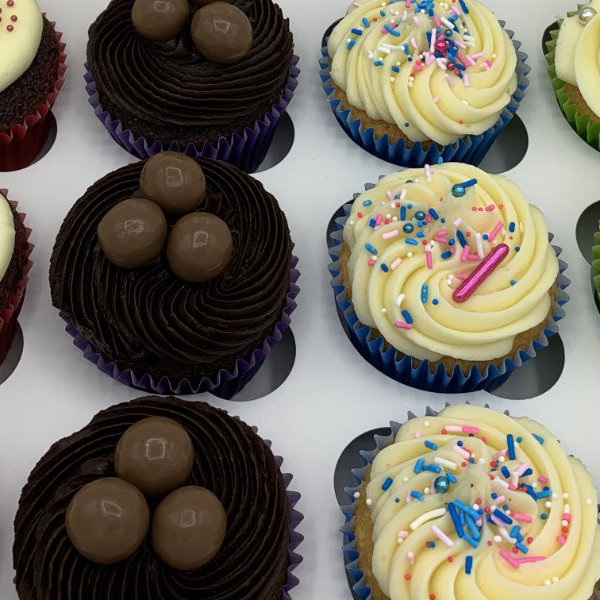classic cupcake giftbox summertown