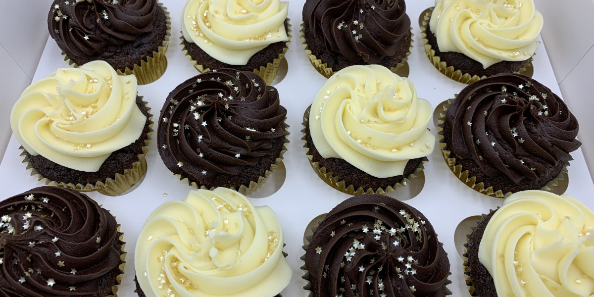 gold silver cupcakes kidlington